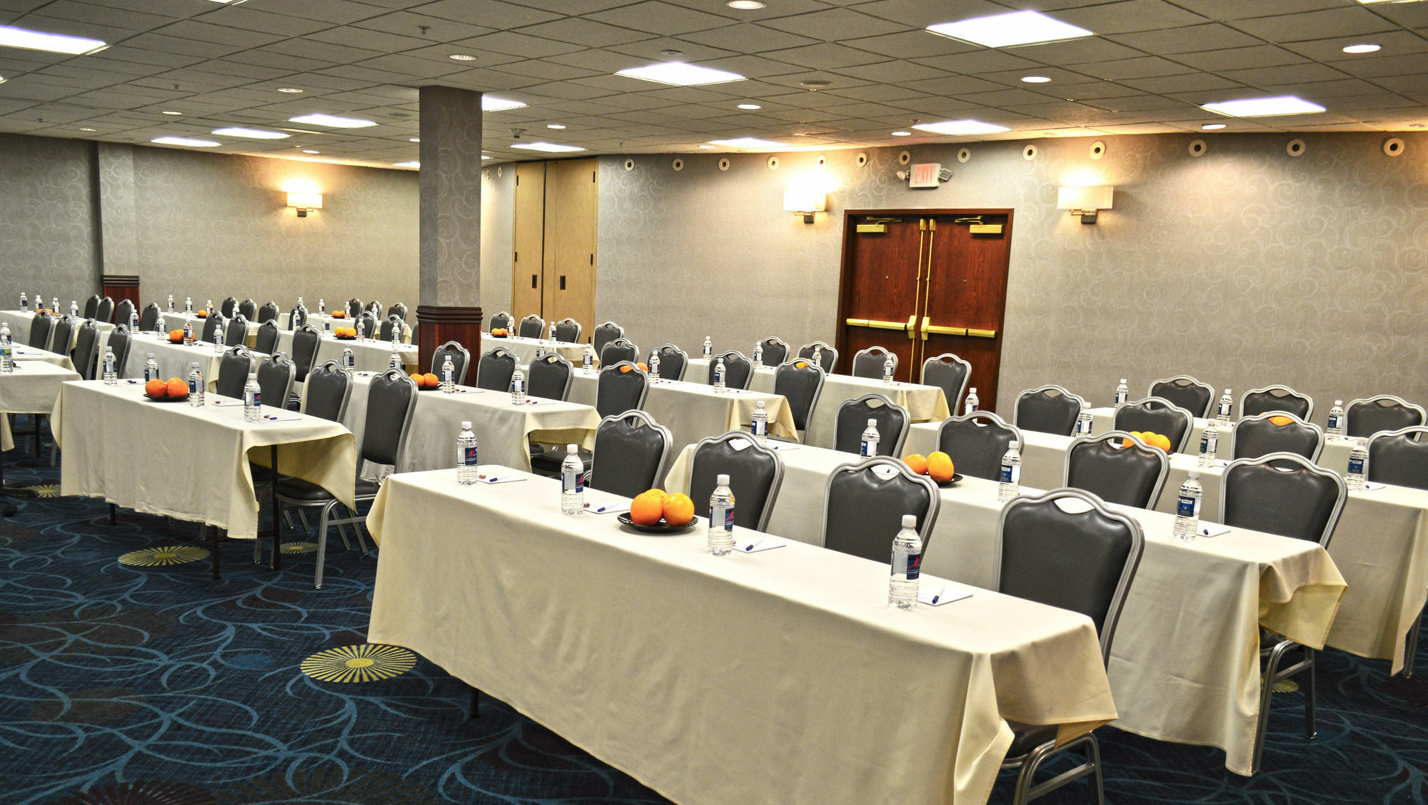 Holiday Inn & Suites Syracuse Airport - Liverpool Exterior photo